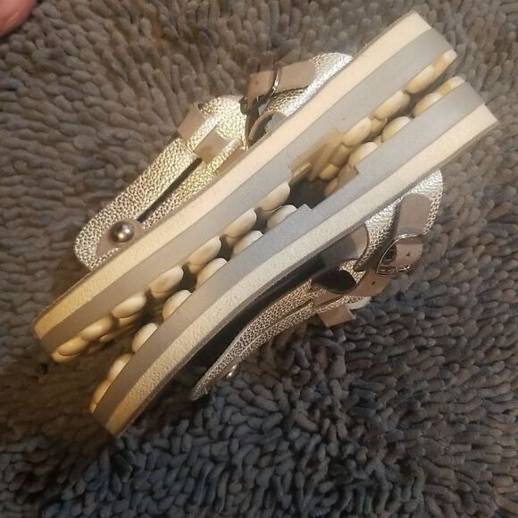 Women's  sandals white and silver well worn - Picture 8 of 10